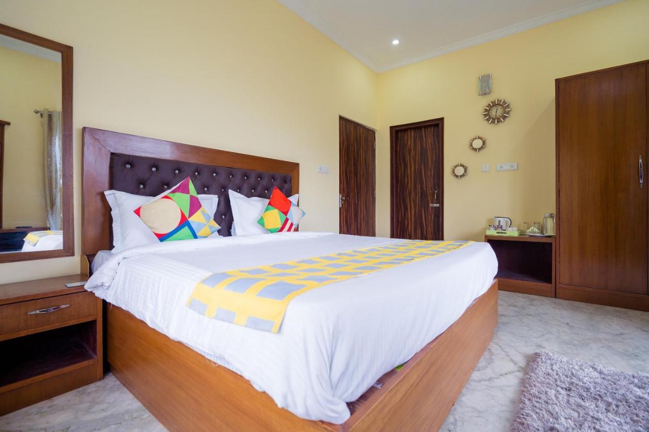 Spot On 40739 Nandi Palace Spot Hotel Mumbai  Buitenkant foto